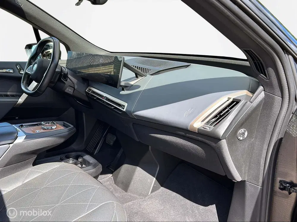BMW iX xDrive40 High Executive Pano Harman uit 2021, foto 11