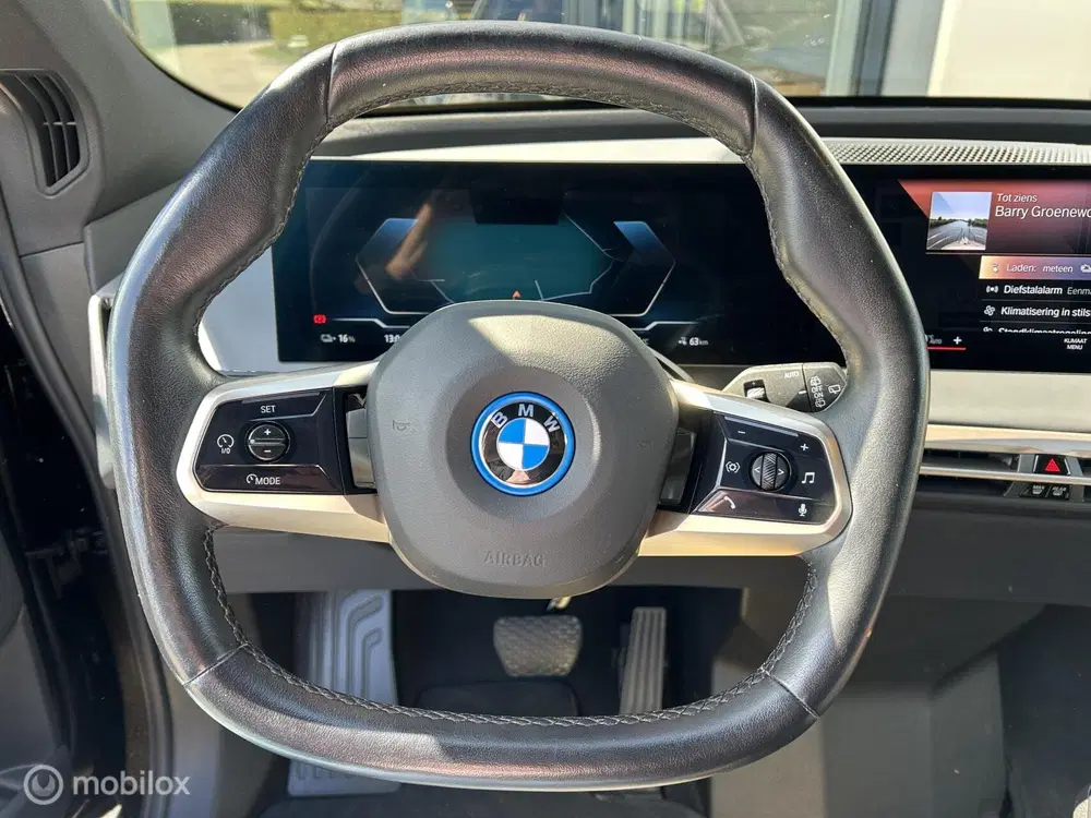 BMW iX xDrive40 High Executive Pano Harman uit 2021, foto 14