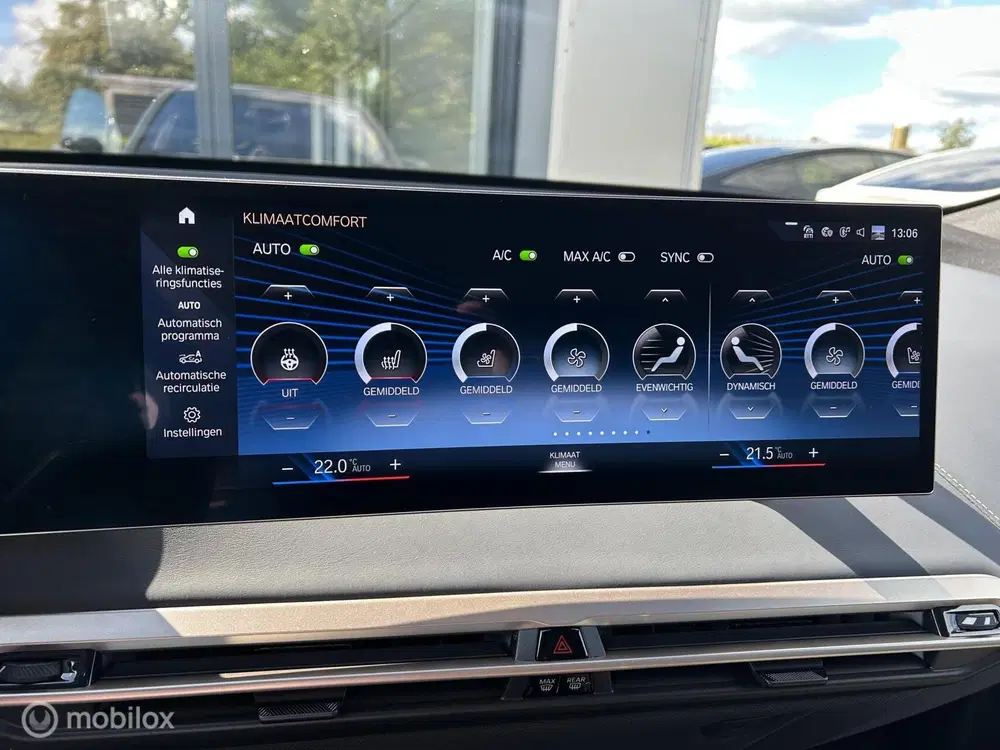 BMW iX xDrive40 High Executive Pano Harman uit 2021, foto 17