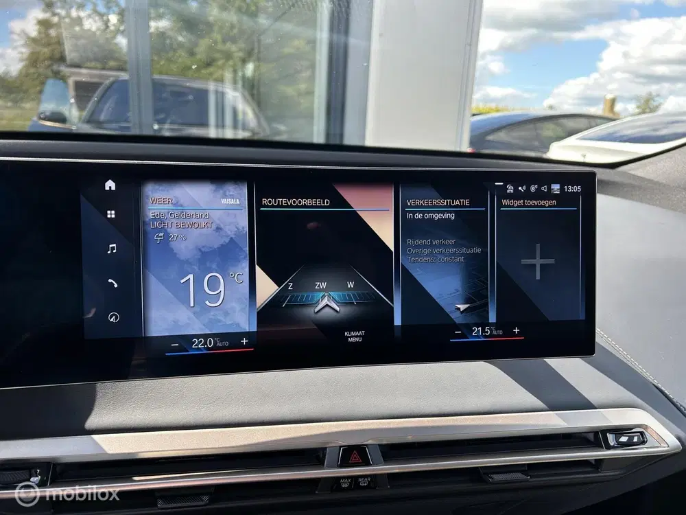 BMW iX xDrive40 High Executive Pano Harman uit 2021, foto 18