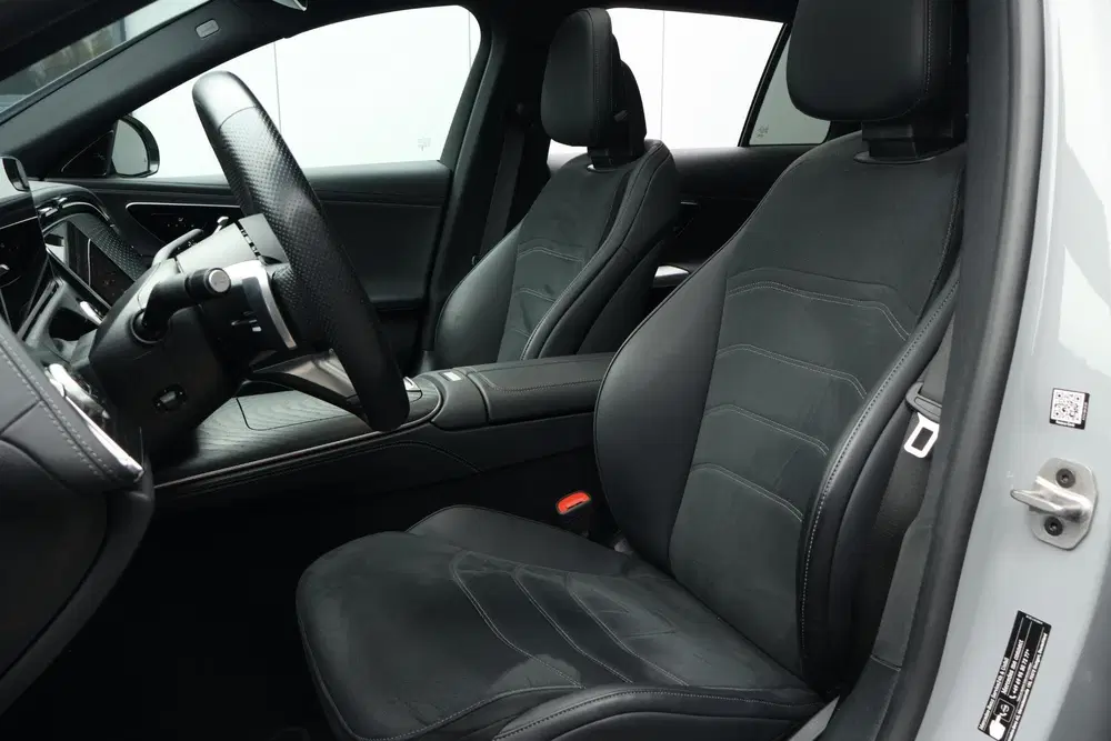 Mercedes-Benz E-Klasse 300 e Exclusive Line uit 2024, foto 11