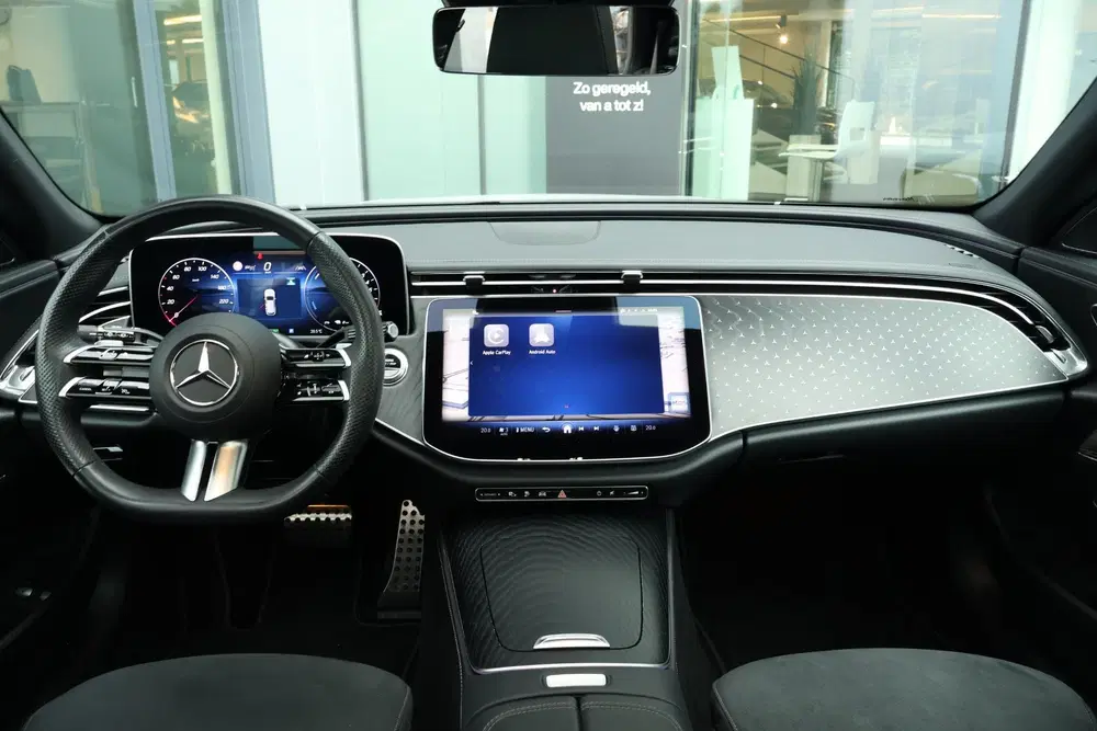 Mercedes-Benz E-Klasse 300 e Exclusive Line uit 2024, foto 16