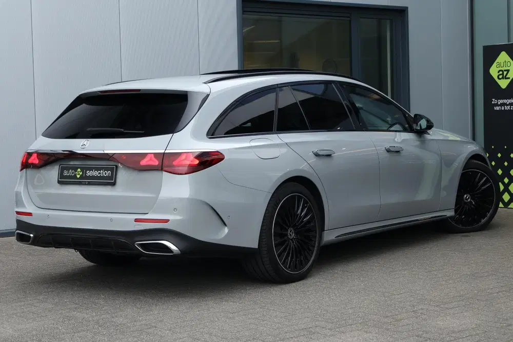 Mercedes-Benz E-Klasse 300 e Exclusive Line uit 2024, foto 7