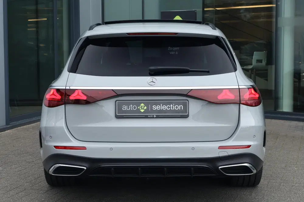 Mercedes-Benz E-Klasse 300 e Exclusive Line uit 2024, foto 9