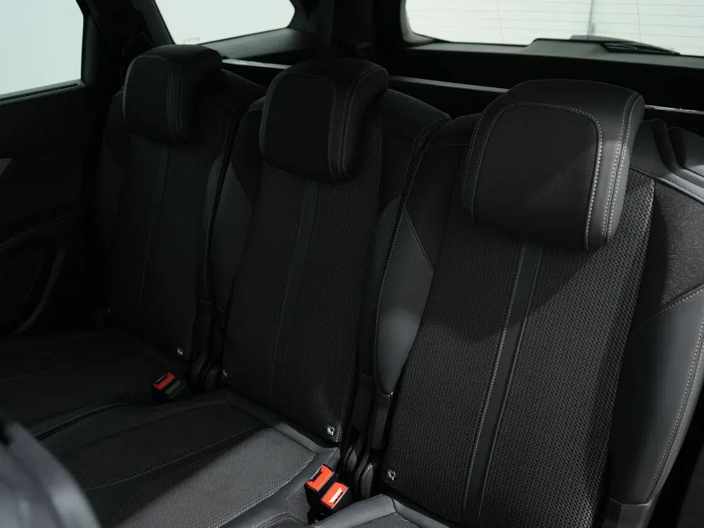 Peugeot 5008 1.2T 130PK GT EAT8 7-PERS uit 2024, foto 5