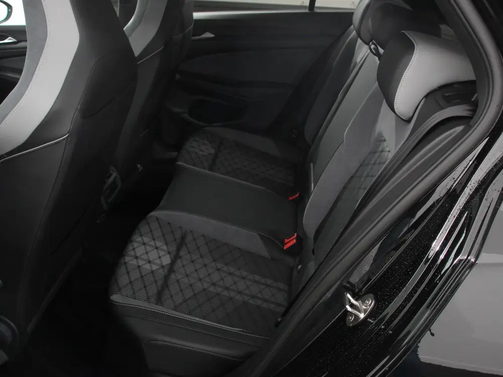 Volkswagen Golf 1.5 eTSI 150pk DSG R-Line Panorama dak Navig uit 2024, foto 10
