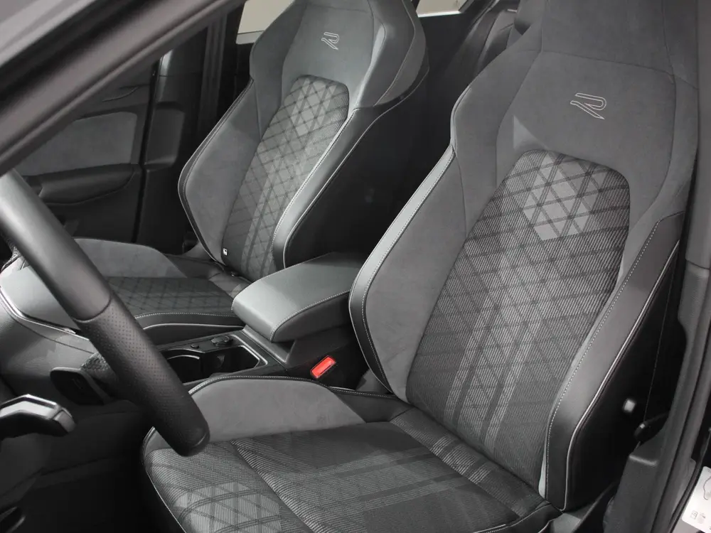 Volkswagen Golf 1.5 eTSI 150pk DSG R-Line Panorama dak Navig uit 2024, foto 9