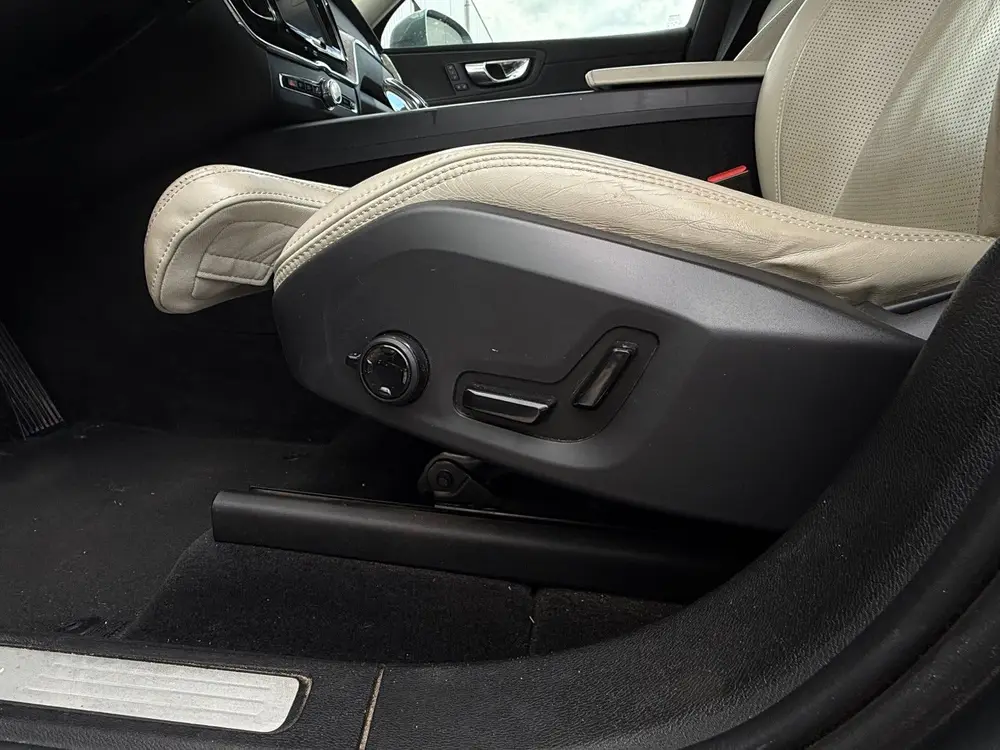 Volvo XC60 T8 Twin Engine 390pk Geartronic AWD 2019 Grijs uit 2019, foto 14