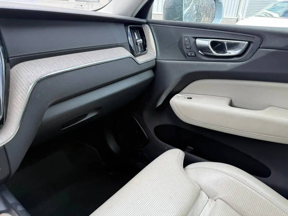 Volvo XC60 T8 Twin Engine 390pk Geartronic AWD 2019 Grijs uit 2019, foto 19