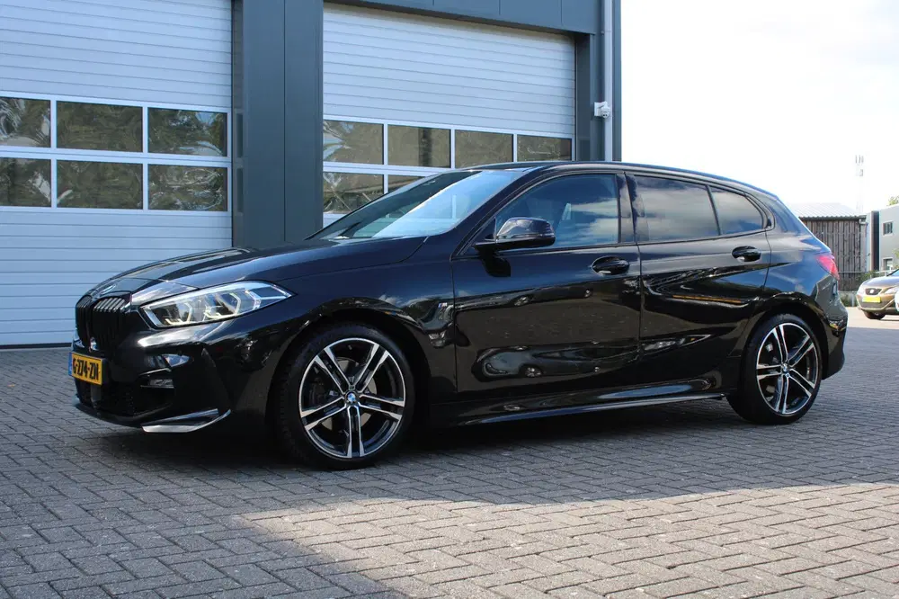 BMW 1-serie 118i High Executive Edition M-Sport Cruise uit 2020, foto 16