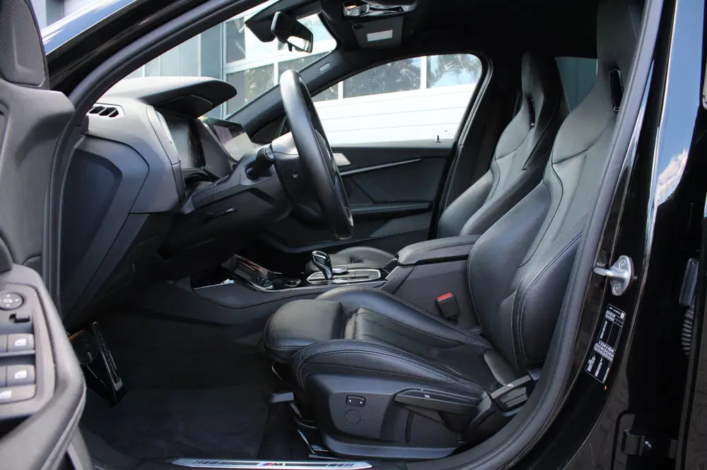 BMW 1-serie 118i High Executive Edition M-Sport Cruise uit 2020, foto 6