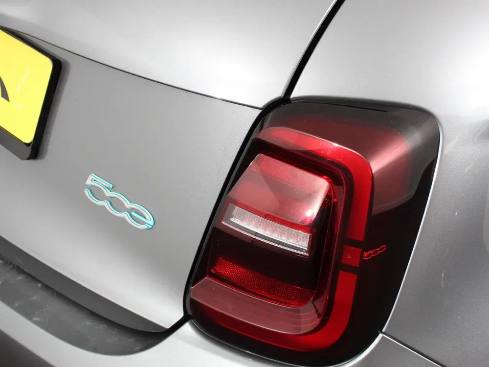 Fiat 500e Urban 42 kWh Airco Climatronic 360 Camera uit 2023, foto 9