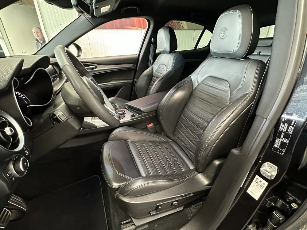 Alfa Romeo Stelvio 2.0 T AWD B-TECH AUTOMAAT ZWART LEDER NAV uit 2019, foto 15