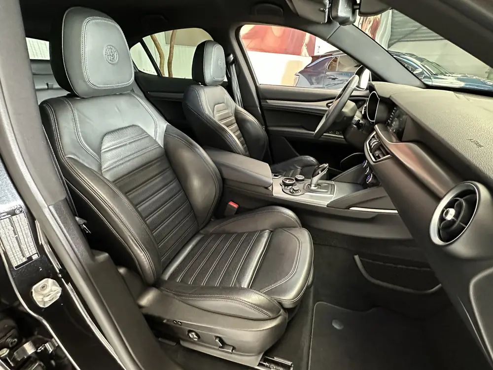 Alfa Romeo Stelvio 2.0 T AWD B-TECH AUTOMAAT ZWART LEDER NAV uit 2019, foto 18