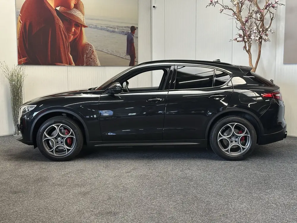 Alfa Romeo Stelvio 2.0 T AWD B-TECH AUTOMAAT ZWART LEDER NAV uit 2019, foto 5