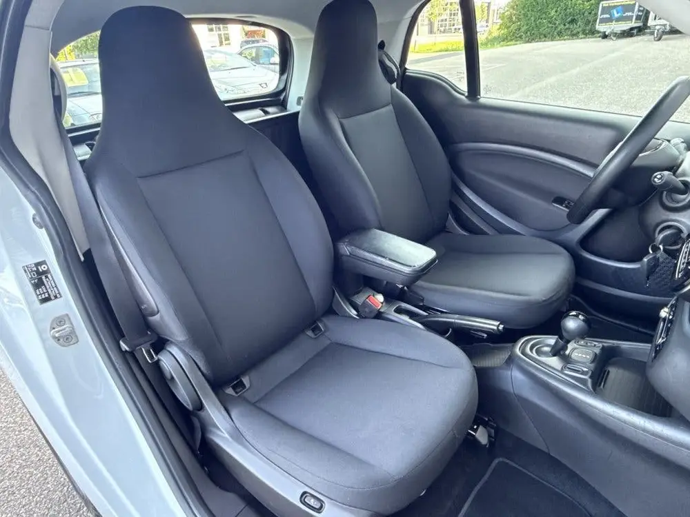 Smart ForTwo EQ Comfort PLUS Stoelverwarming Cruise SOH 93% uit 2020, foto 13
