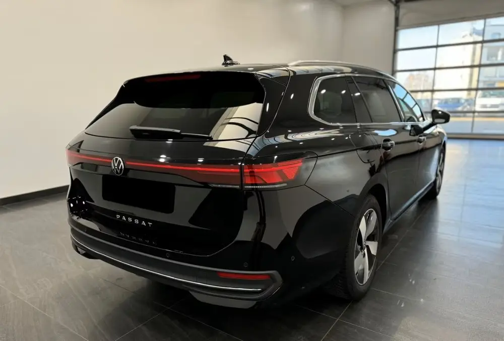 Volkswagen Passat Variant 2.0 TDI 150 PK Automaat ACC Trekha uit 2025, foto 3