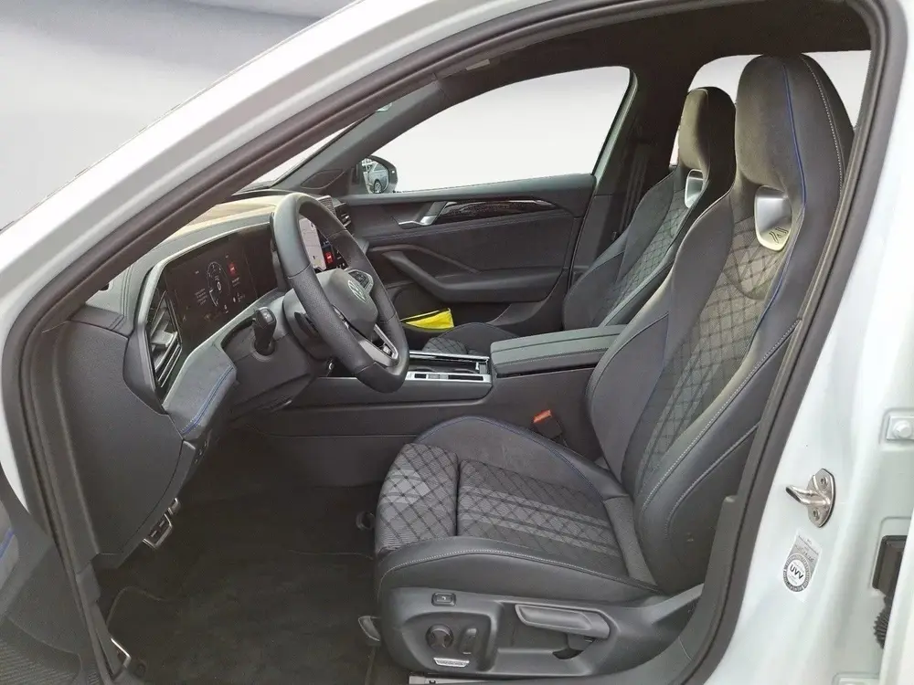 Volkswagen Passat Variant 2.0 TDI R-Line 150 PK Automaat ACC uit 2025, foto 7