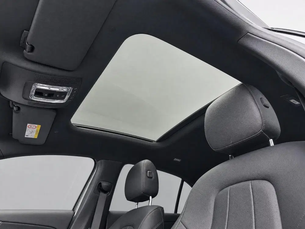 Mercedes-Benz A-Klasse 250 e Luxury Line uit 2024, foto 14