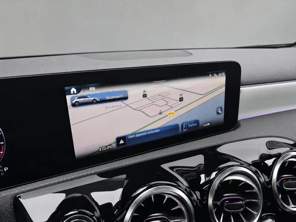 Mercedes-Benz A-Klasse 250 e Luxury Line uit 2024, foto 19