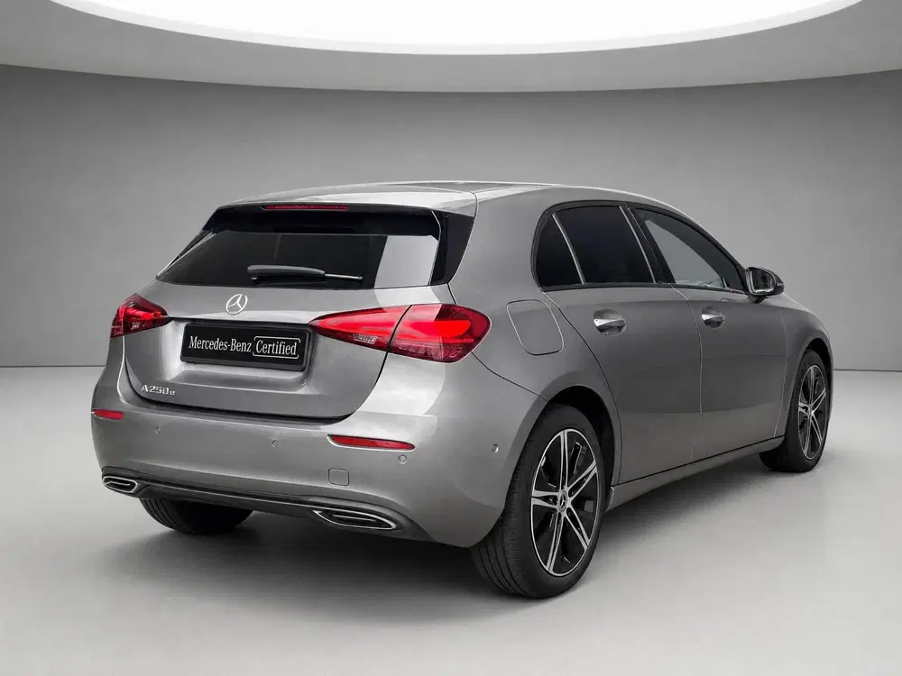 Mercedes-Benz A-Klasse 250 e Luxury Line uit 2024, foto 2