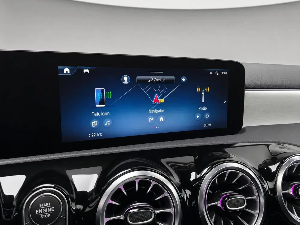 Mercedes-Benz A-Klasse 250 e Luxury Line uit 2024, foto 20
