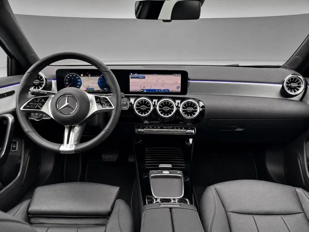 Mercedes-Benz A-Klasse 250 e Luxury Line uit 2024, foto 4