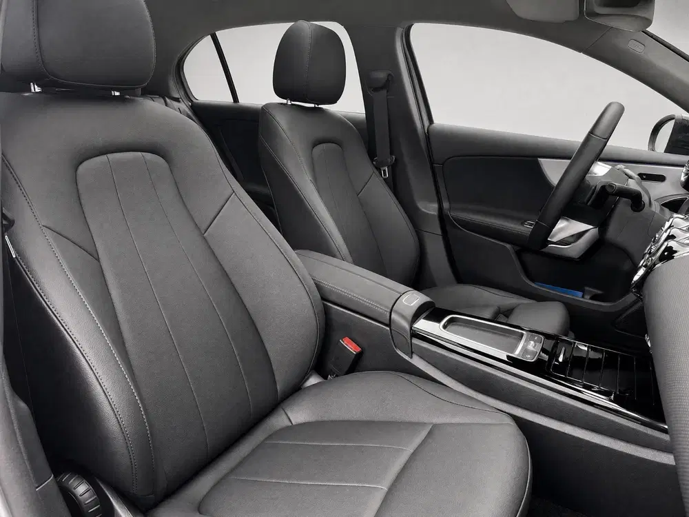 Mercedes-Benz A-Klasse 250 e Luxury Line uit 2024, foto 5