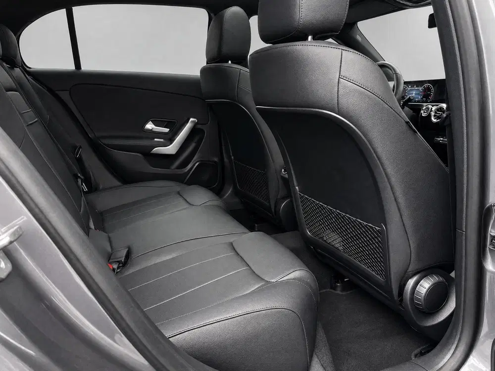 Mercedes-Benz A-Klasse 250 e Luxury Line uit 2024, foto 6