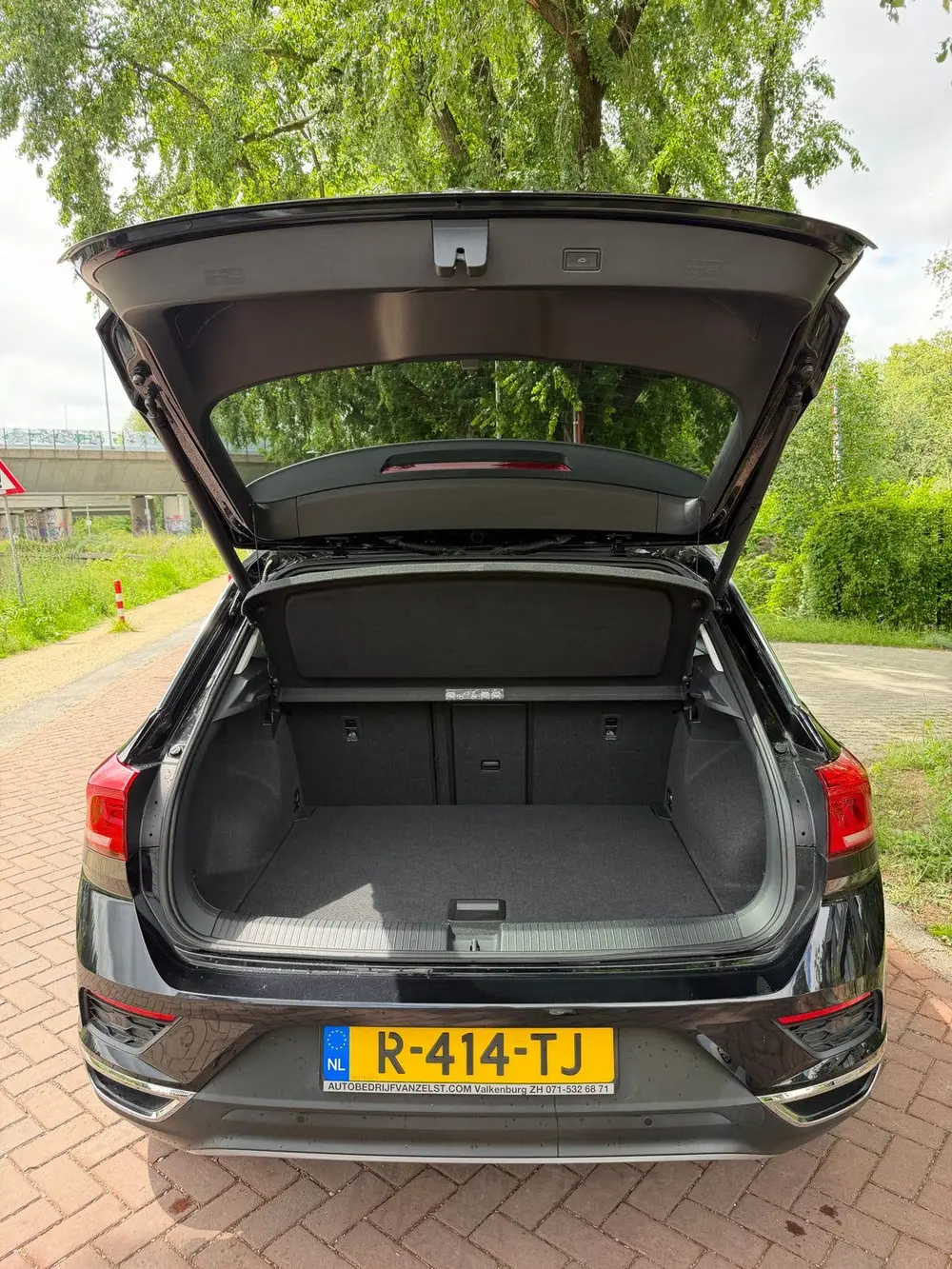 Volkswagen T-Roc 1.5 TSI 150pk 7-DSG 2021 Zwart uit 2021, foto 4
