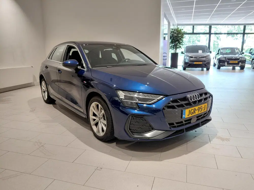 Audi A3 40 TFSI e S edition 204 PK Airco uit 2025, foto 3