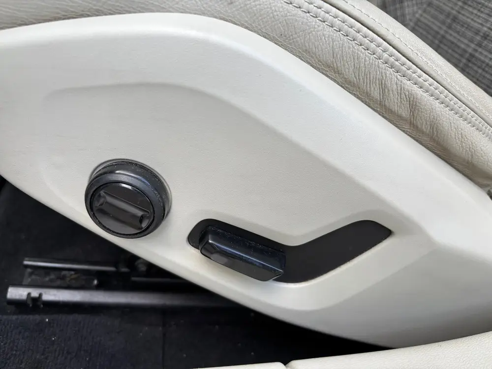 Volvo V60 2.0 T5 Momentum/Camera/Trekhaak/Pdc uit 2019, foto 17