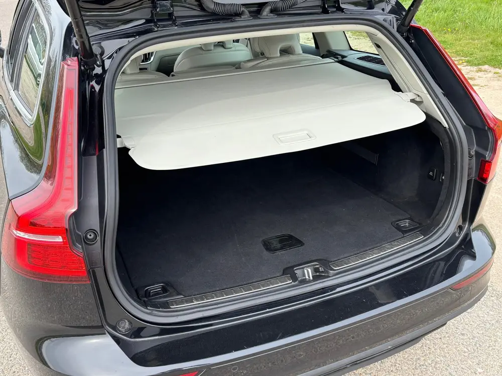 Volvo V60 2.0 T5 Momentum/Camera/Trekhaak/Pdc uit 2019, foto 18