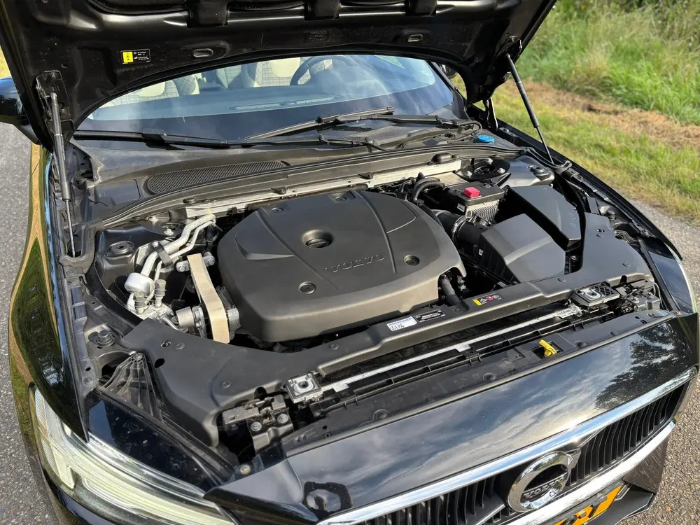 Volvo V60 2.0 T5 Momentum/Camera/Trekhaak/Pdc uit 2019, foto 4