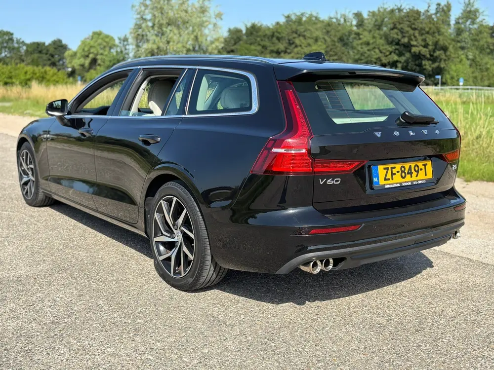 Volvo V60 2.0 T5 Momentum/Camera/Trekhaak/Pdc uit 2019, foto 7