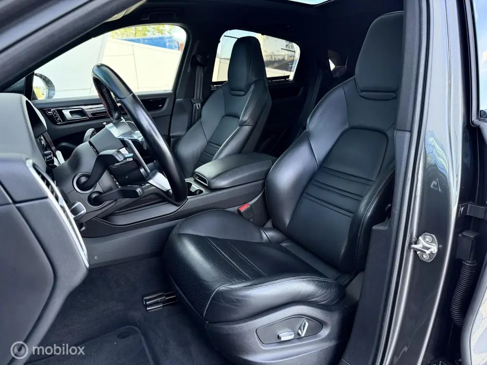 Porsche Cayenne Cayenne Coupé 3.0 E-Hybrid Pano|Sport chrono|Luchtv uit 2020, foto 17