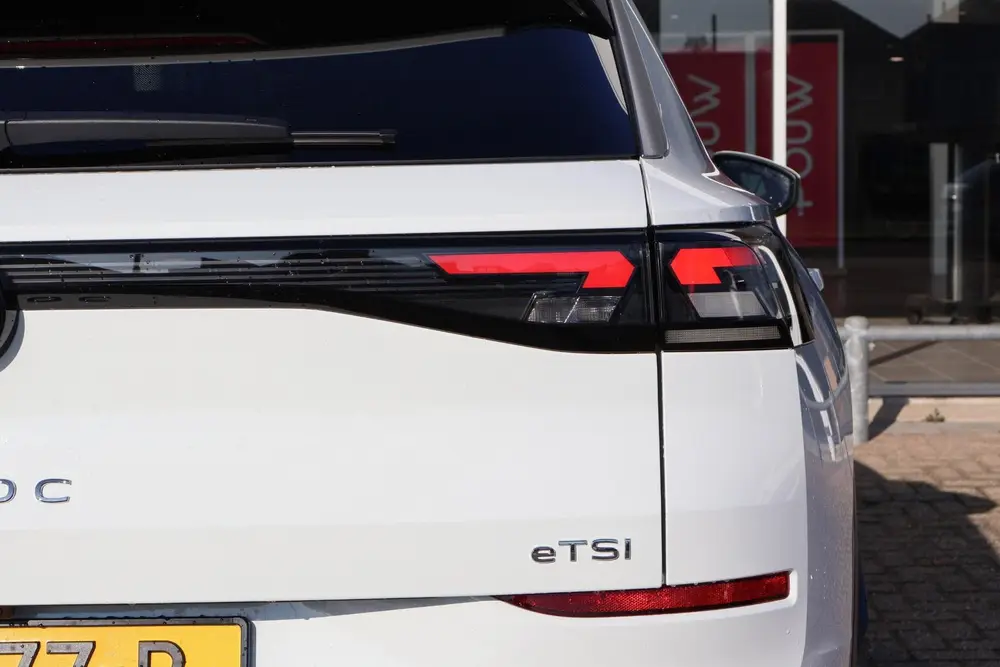 Volkswagen T-Roc 1.5 eTSI 116pk DSG Life First Edition | Sto uit 2025, foto 10