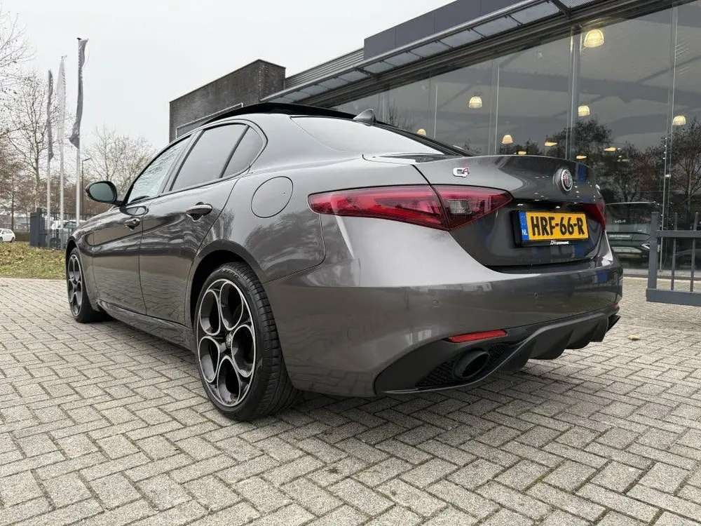 Alfa Romeo Giulia 2.0 T Q4 Veloce AWD 280PK | Panoramadak | uit 2022, foto 3