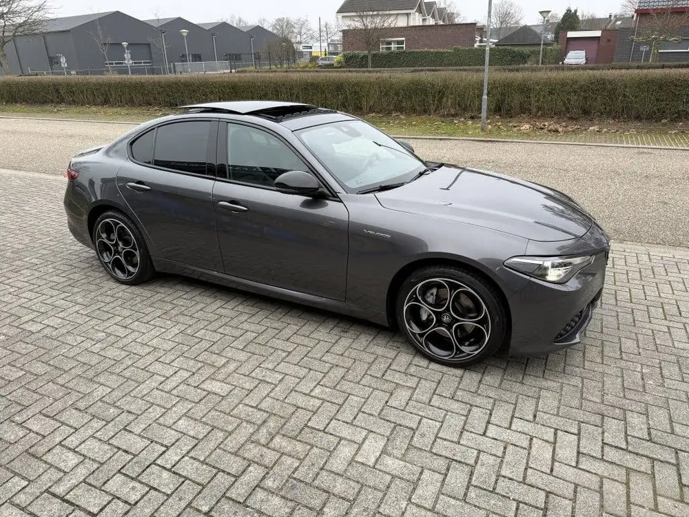 Alfa Romeo Giulia 2.0 T Q4 Veloce AWD 280PK | Panoramadak | uit 2022, foto 5