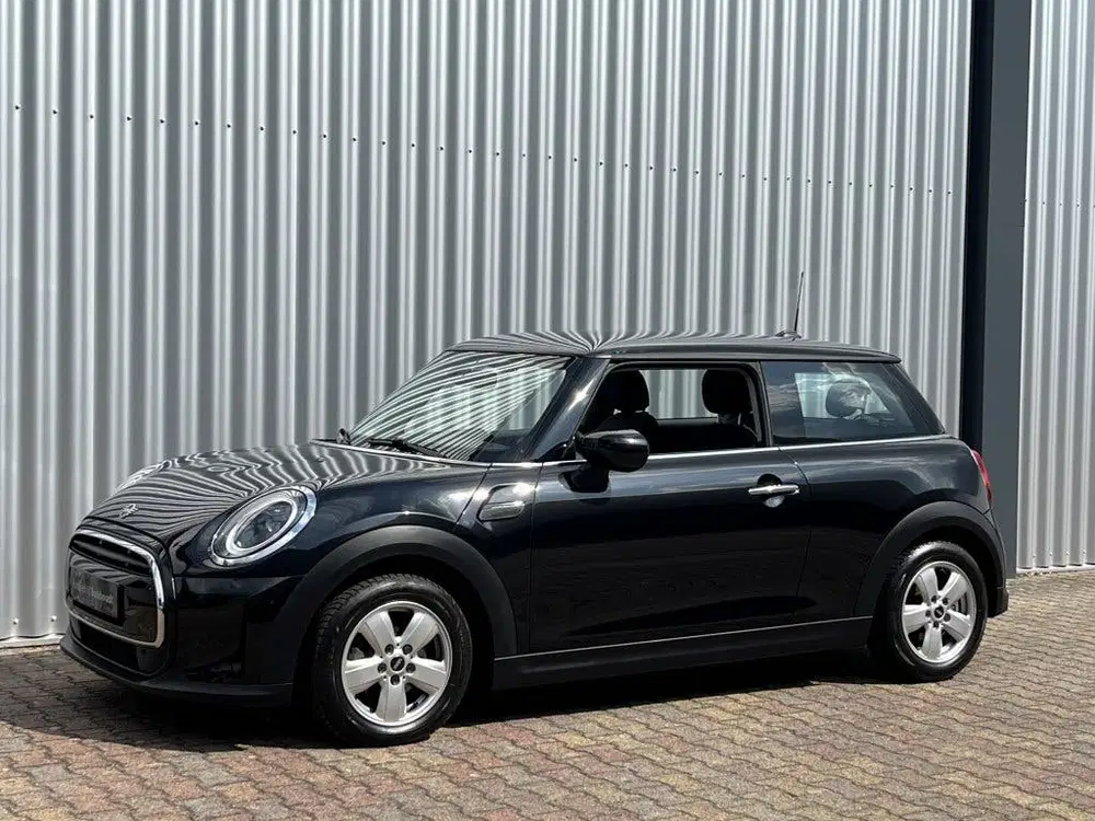 Mini Cooper 1.5 136PK Cooper uit 2022, foto 2