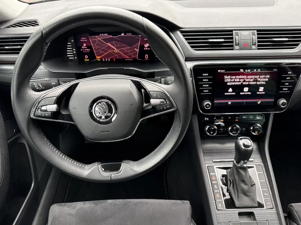 Skoda Superb iV PHEV Upgrade Bus. Edition+ SOH 95% uit 2021, foto 10