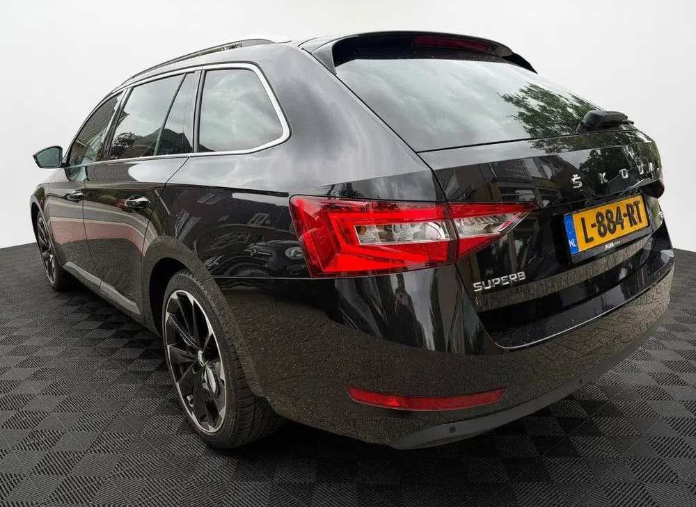 Skoda Superb iV PHEV Upgrade Bus. Edition+ SOH 95% uit 2021, foto 8