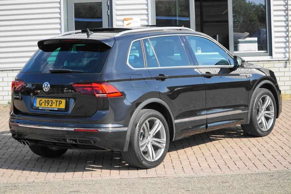 Volkswagen Tiguan 1.5 TSI 1STE EIGENAAR R-LINE PANO uit 2019, foto 9