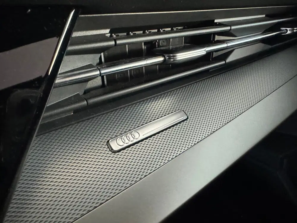 Audi A3 40 TFSI e S Line Pano uit 2021, foto 17