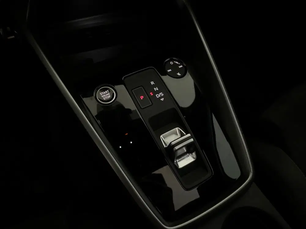 Audi A3 40 TFSI e S Line Pano uit 2021, foto 19