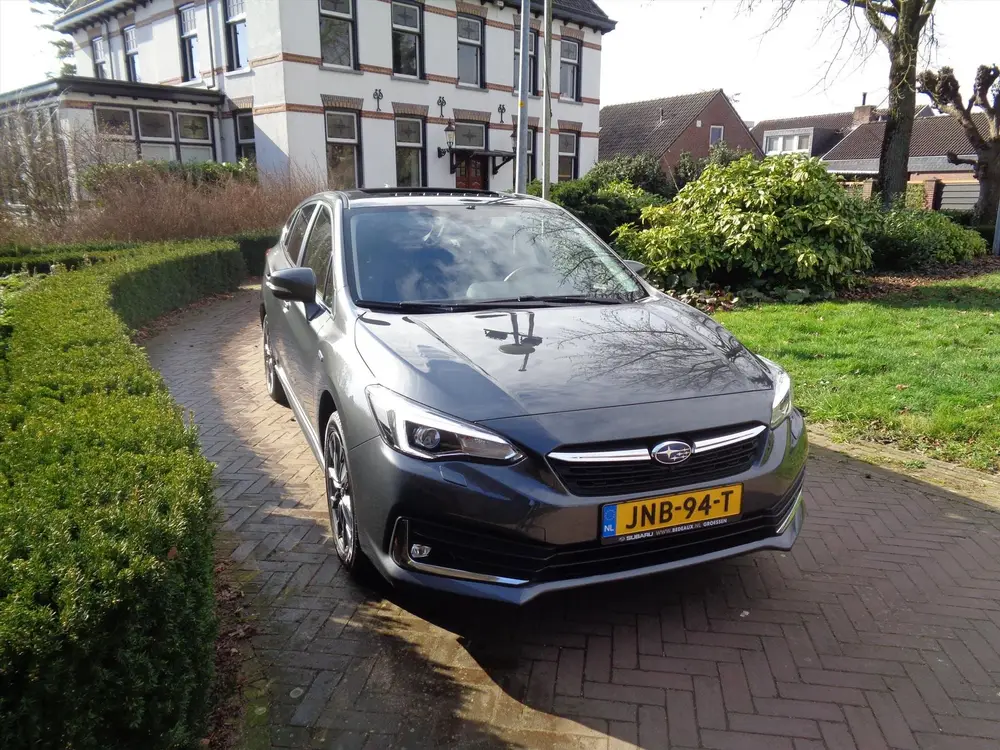 Subaru Impreza 2.0i 150pk Lineartronic CVT Premium 4X4 AWD uit 2020, foto 4