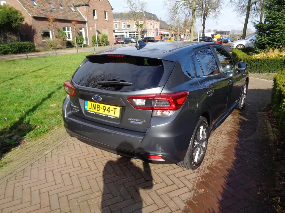 Subaru Impreza 2.0i 150pk Lineartronic CVT Premium 4X4 AWD uit 2020, foto 6