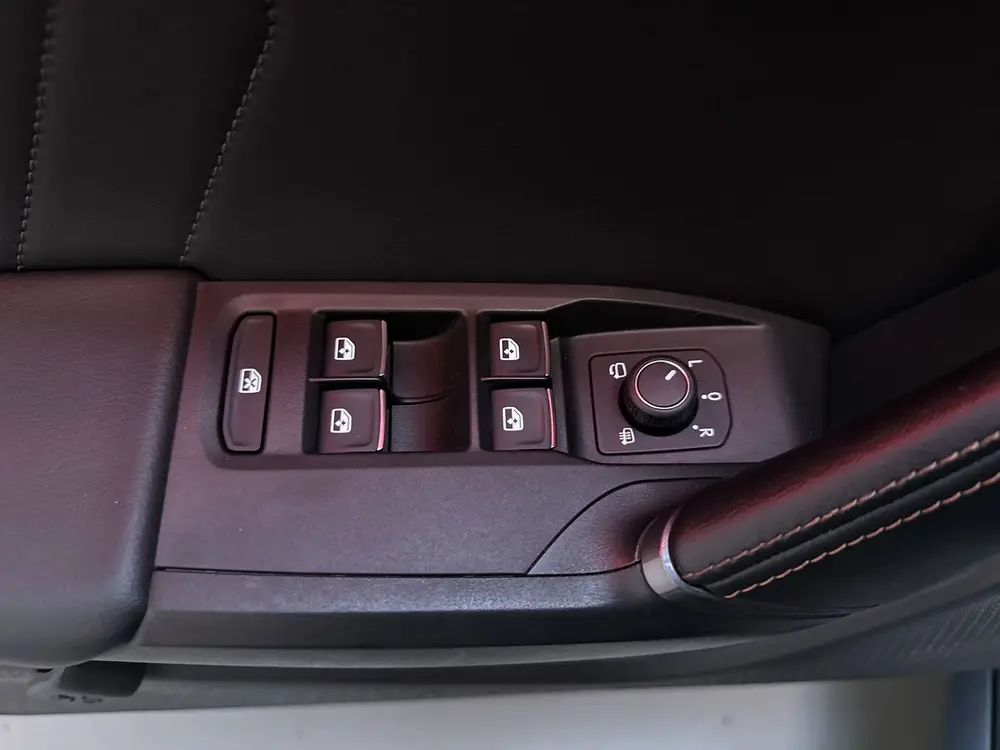 Cupra Leon 1.4 e-Hybrid 245pk VZ Business Sfeerverlichting P uit 2021, foto 19