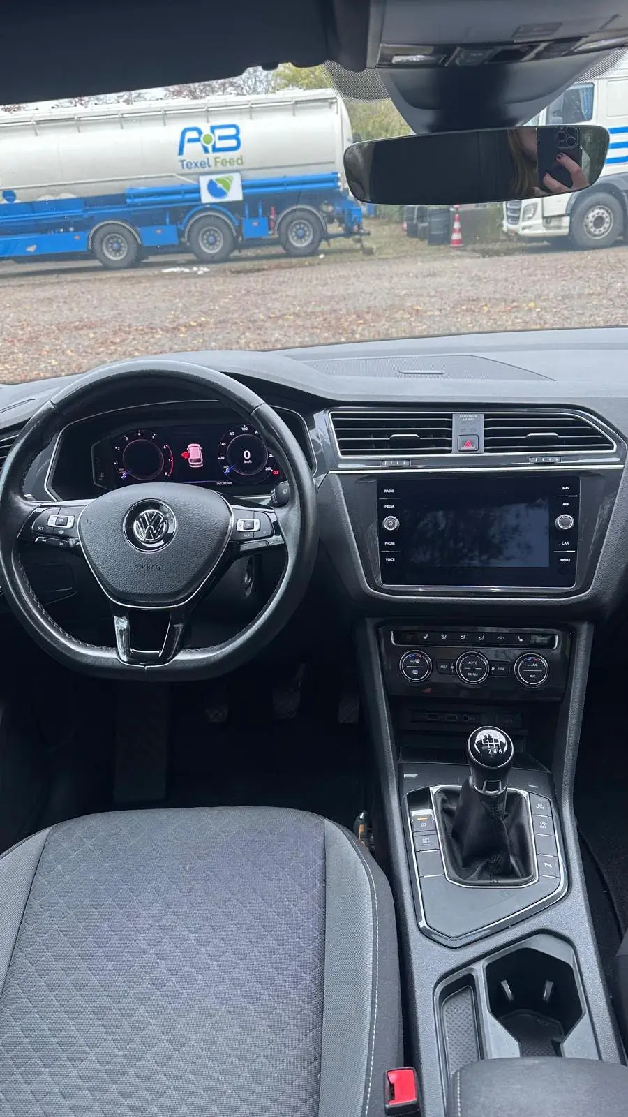 Volkswagen Tiguan 1.5 TSI R-line 150pk 2019 Zwart uit 2019, foto 6