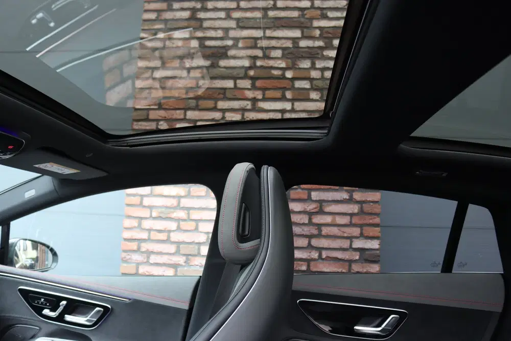 Mercedes-Benz EQE 300 AMG Line 90 kWh uit 2025, foto 4
